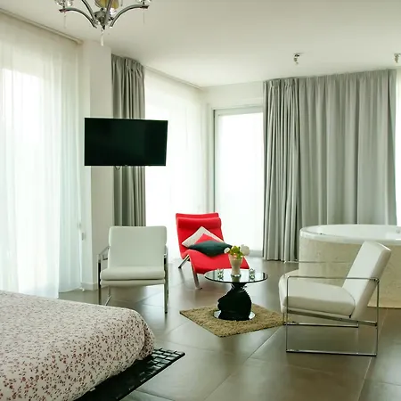Bed & Breakfast Max Luxury - Servizio Inclusa
