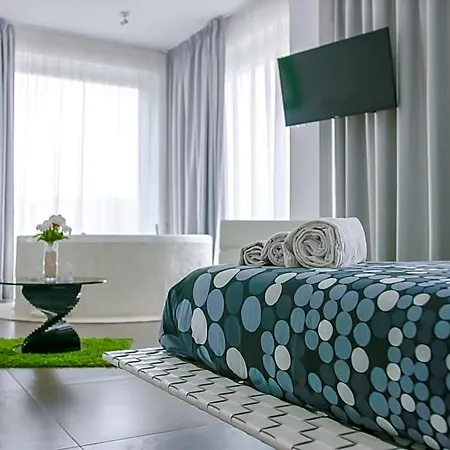Max Luxury - Servizio Inclusa Oda ve Kahvaltı 4*