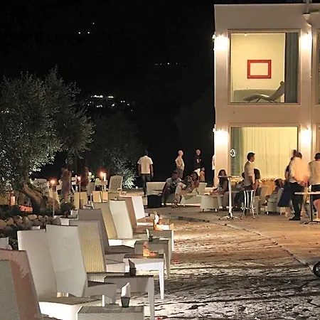 Bed & Breakfast Max Luxury - Servizio Inclusa 4*
