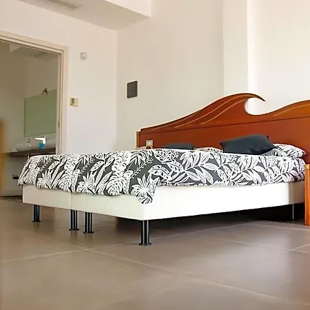 Max Luxury - Servizio Inclusa Bed & Breakfast 4*