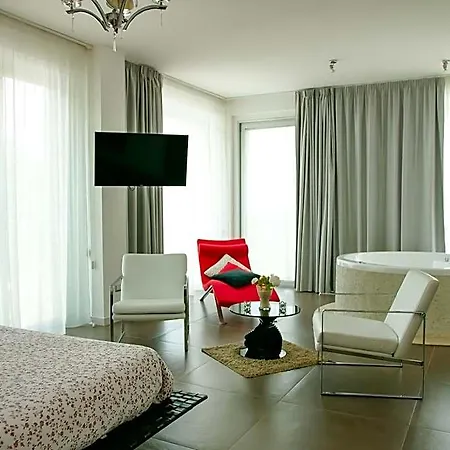 Max Luxury - Servizio Inclusa 4*