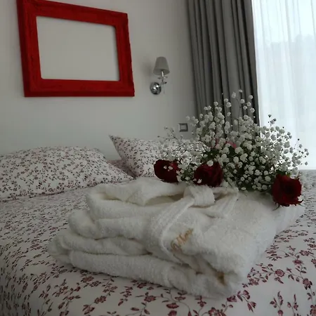 Max Luxury - Servizio Inclusa Bed & Breakfast 4*