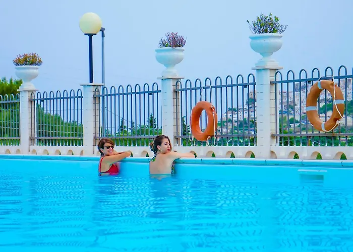 Max Luxury - Servizio Inclusa 4*