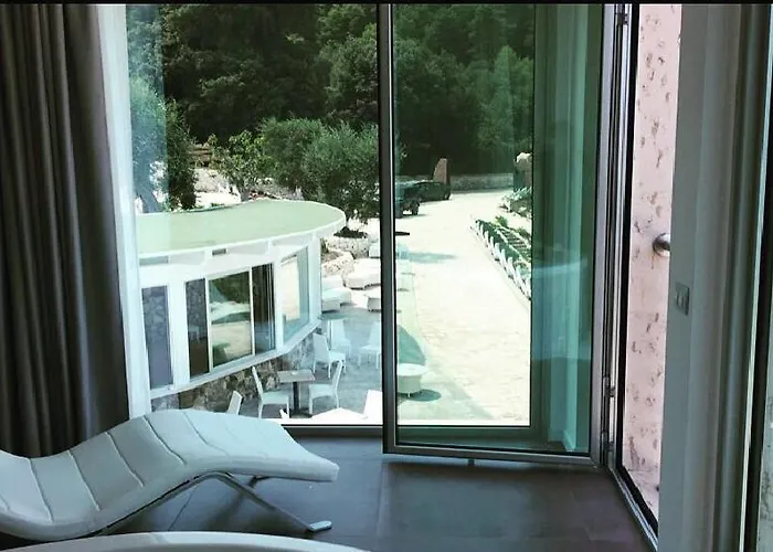 לינה וארוחת בוקר Max Luxury - Servizio Inclusa 4*